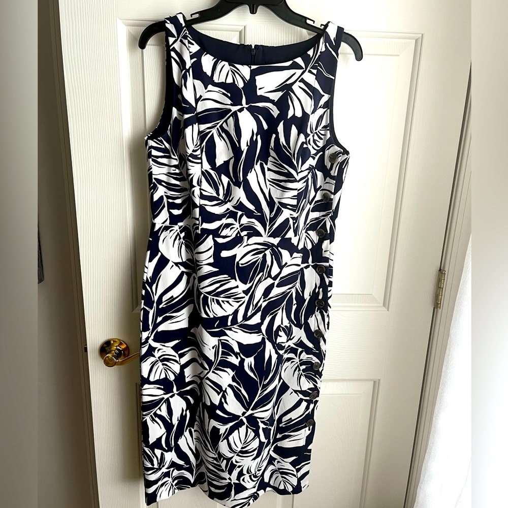 Ann Taylor Navy & White Leaf Sheath Dress  Side Brown Buttons Women’s Size 10